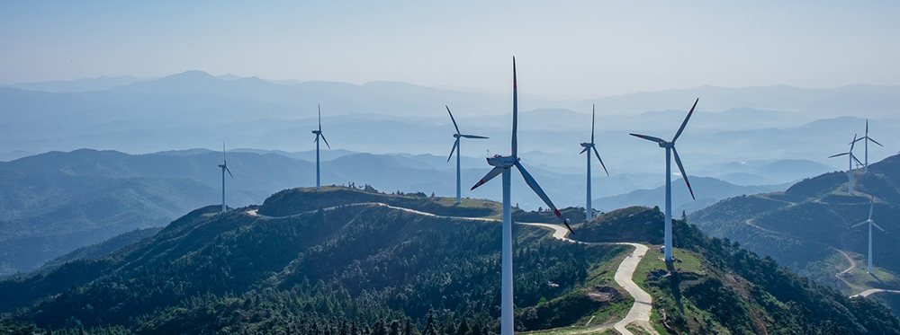 攝圖網_501284086_山頂風力發電廠(非企業商用).jpg